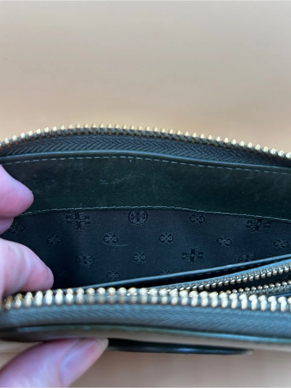Tory Burch Glossy Forest Green Patent Full Size Zip Wallet GC